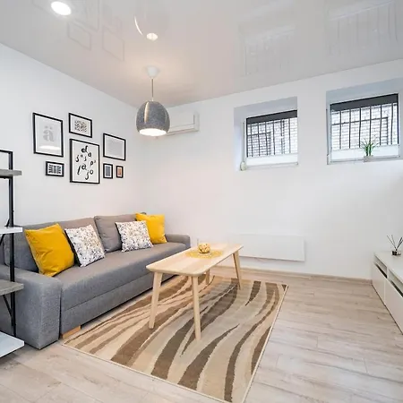 Kepezinski Centre Apartments Каунас Экстерьер фото